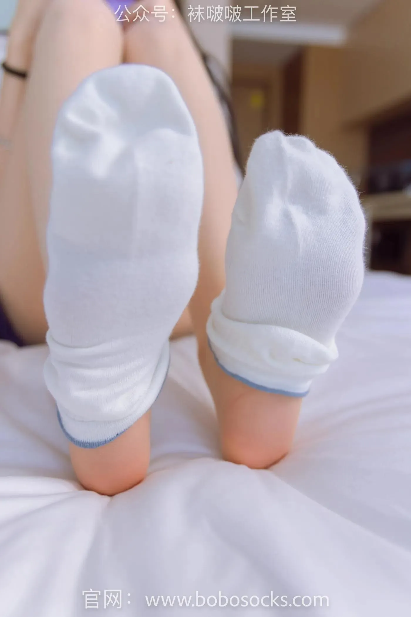 [BoBoSocks袜啵啵]NO.118 稚予-运动鞋、白棉袜、肉丝、踩小熊玩偶 [140P]插图8